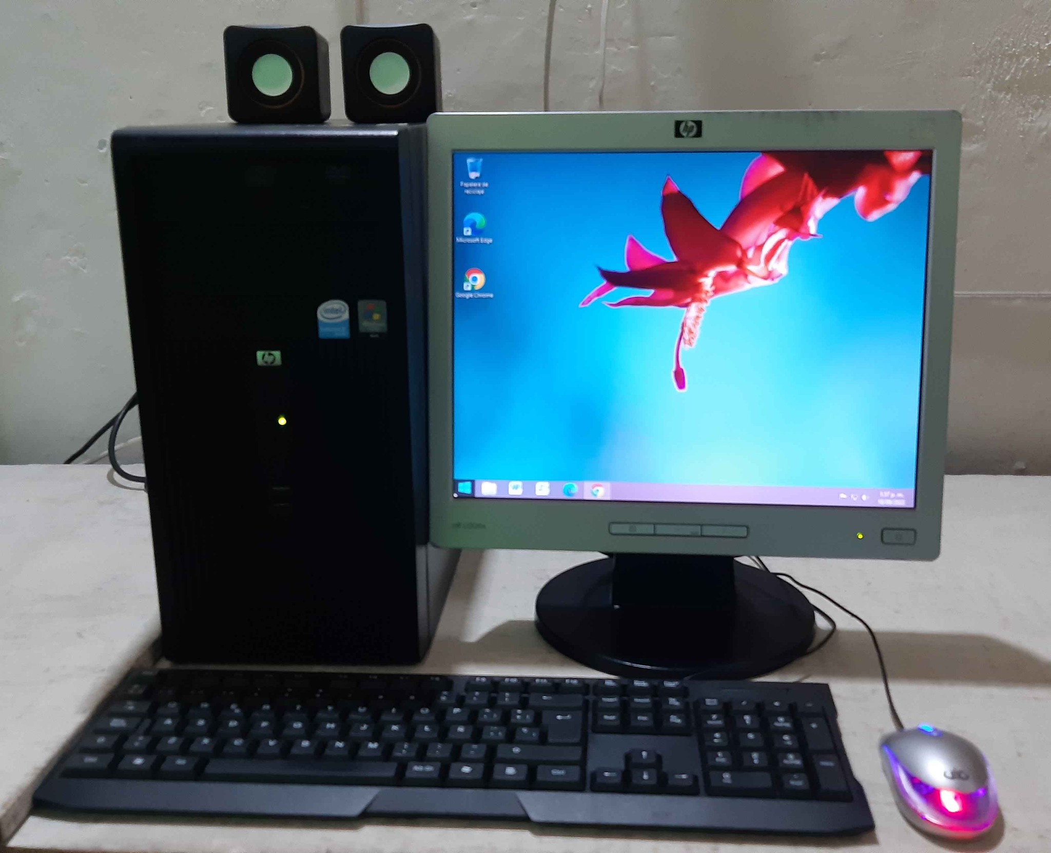 Vendo compu completa Q615