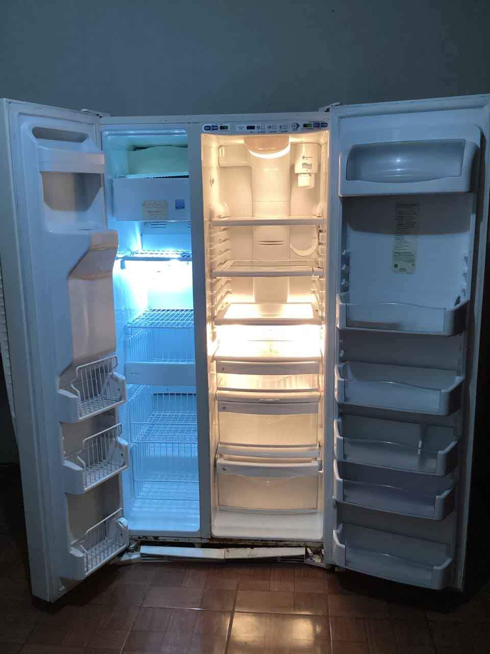 Refrigerador perfile Arctica