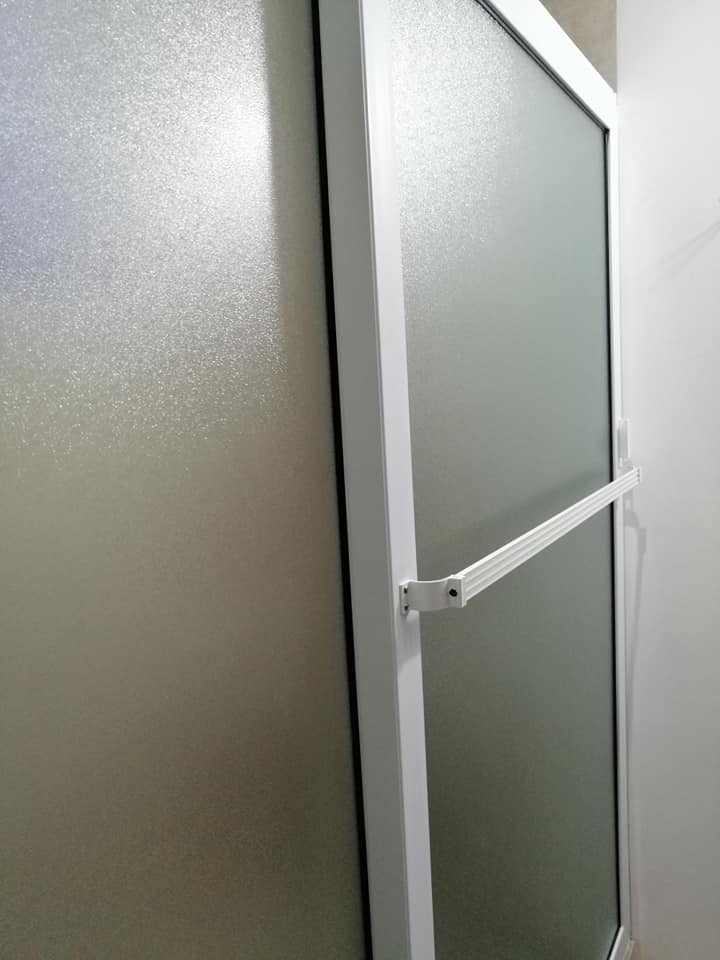 Puertas de Baño pvc  instaladas Q1,275
Puertas de baño. pvc  corredizo vidrio de