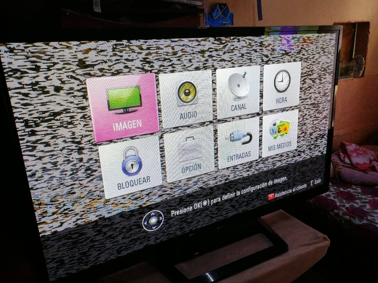 Vendo tv lg plasma de 50 pulgadas.
