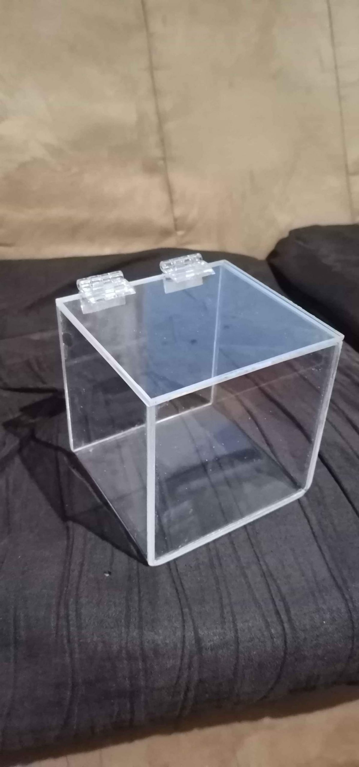 EXHIBIDORES, CAJAS, BUZONES, DULCERAS, ROTULOS,  PLACAS ETC. DE TODO EN ACRILICO Y PVC.