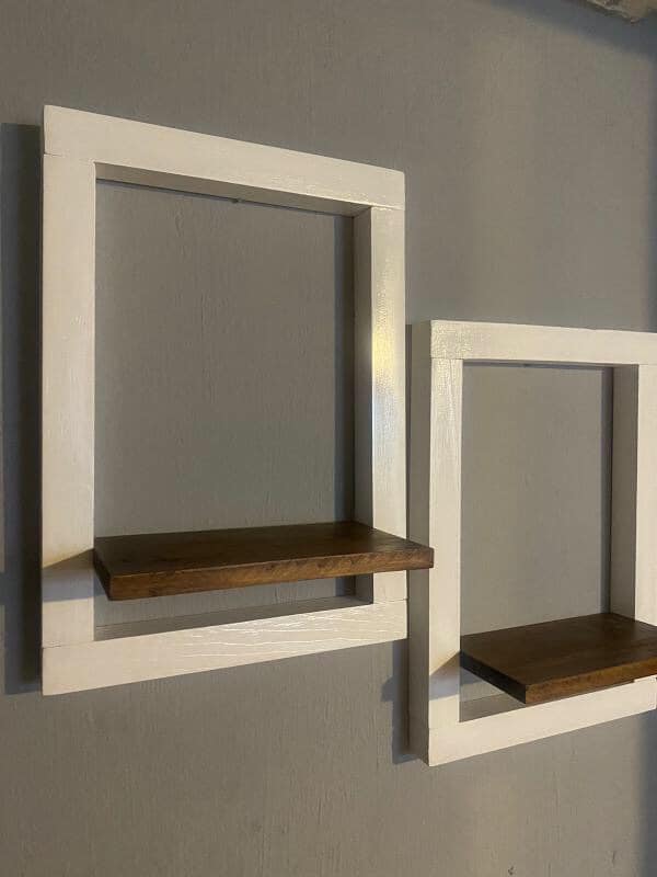 REMATÓ LINDAS REPISAS DE MADERA