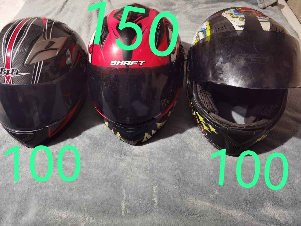 Vendo 3 cascos como se ven en las fotos