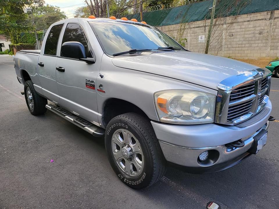 4X4 DODGE RAM 2500 TURBO DIESEL
