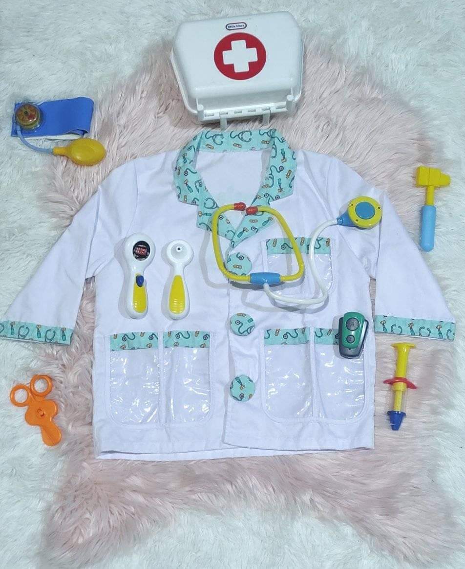 Hermosa bata de doctora