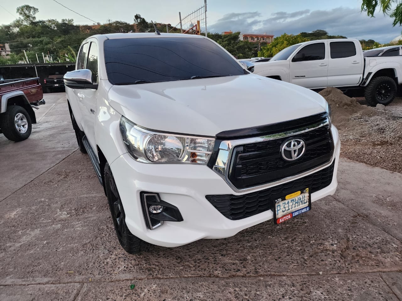 A la venta Pickup
 De agencia 
 NITIDO  Mandos al timón 
 Aire acondicionado frí