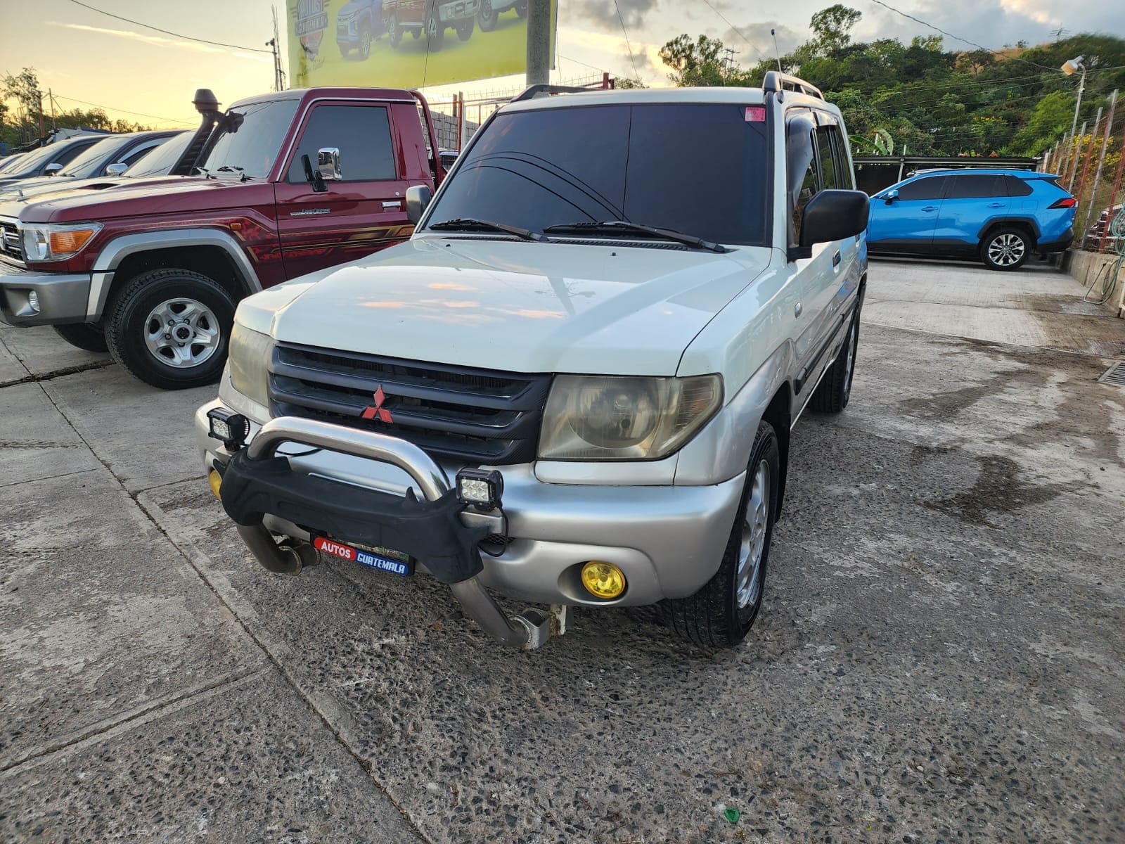 MITSUBISHI Montero IO Modelo 2003 mecánica 4x4 gasolina de agencia 
 4 cilindros