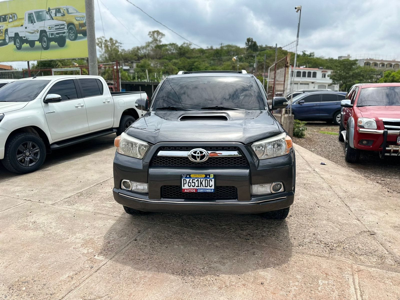 A la venta camioneta
 De ganga
 Papeles en orden  TOYOTA RUNNER Modelo 2012 auto