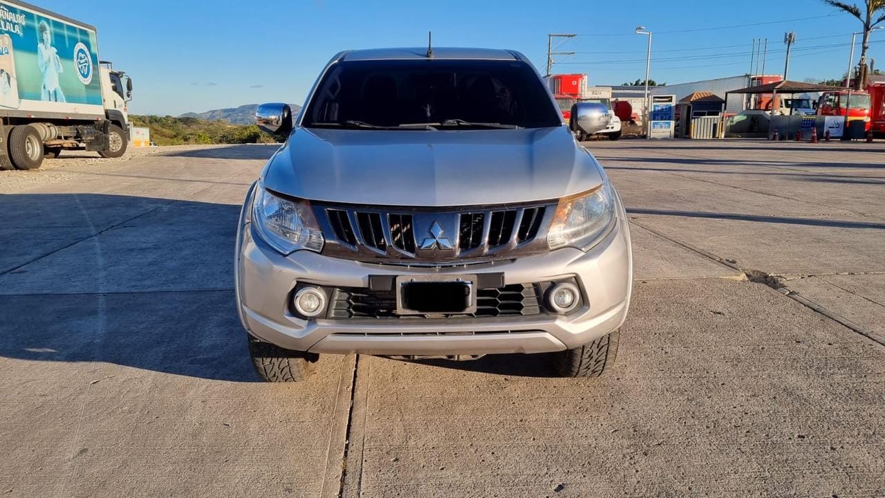 A la venta pickup
 De agencia 
 NITIDO MITSUBISHI L 200 automático
 Motor 2.5cc,