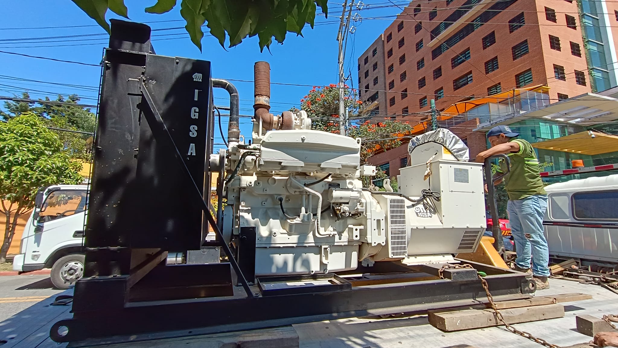 EN VENTA 2 GENERADORES ELECTRICOS
  Modelo JD 200 
  MOTOR JONH DEERE (DIESEL)