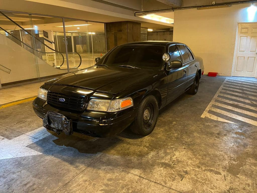 Buen día !
 Crown Victoria 
 Combo Q25
 Fichas técnicas adjuntas 
 Interesados W