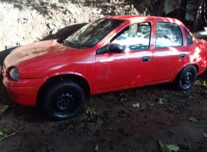 *CHEVY MONZA Y CORSA* 
 Repuestos usados del año 95 al 2000
 Tel: 52128246 / 459