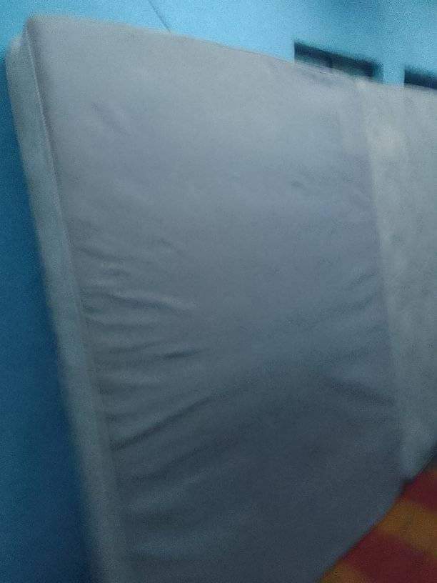 Cama matrimonial usada
 Q250.00 
 Vivox la plaza florida  la florida z.19 
 Tel