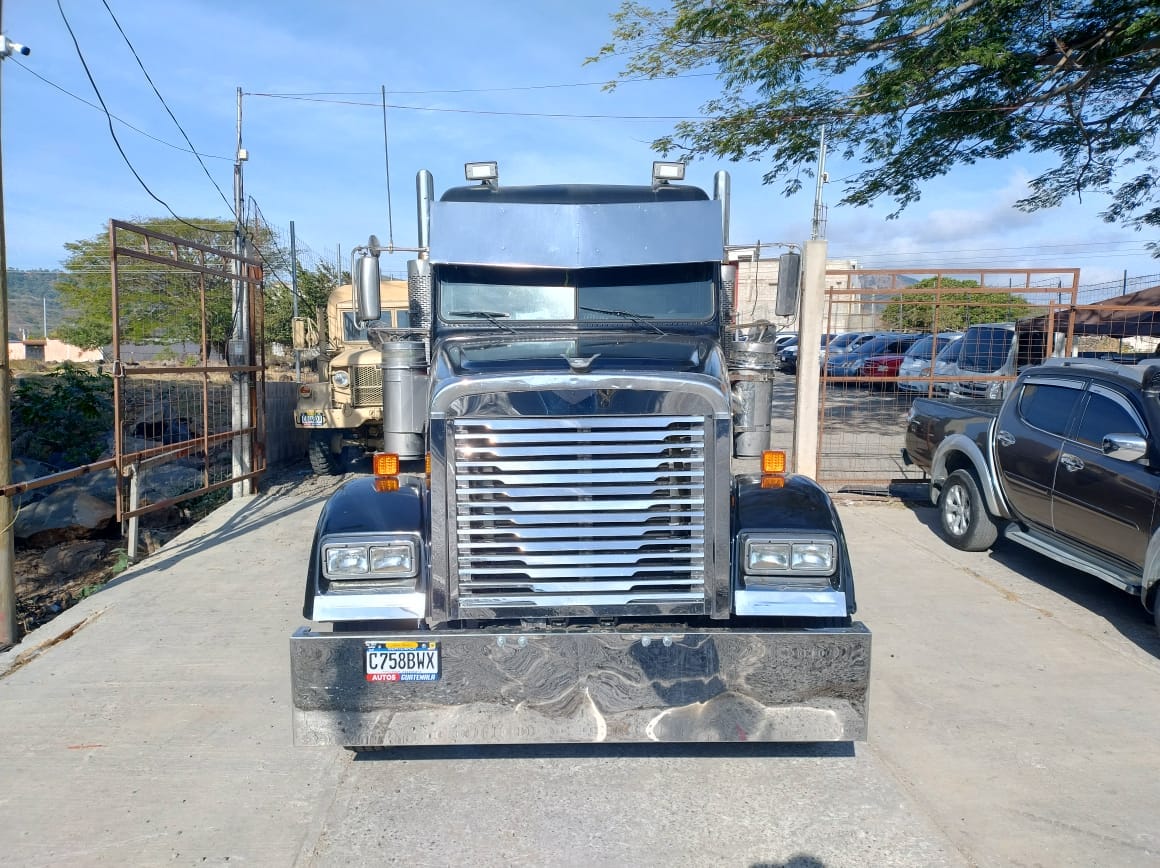 FREIGHTLINER CLASICO  𝑷𝑹𝑬𝑪𝑰𝑶: 𝑸. 188,000.00 mil quetzales  MOTOR CUMMINS ISX.