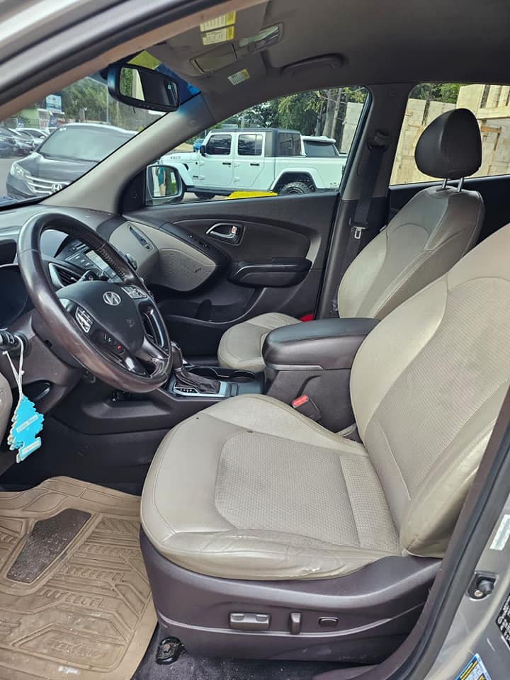 Hyundai Tucson Modelo 2014 4x2 105 mil millas bolsas intactas nítida  Precio Q.8