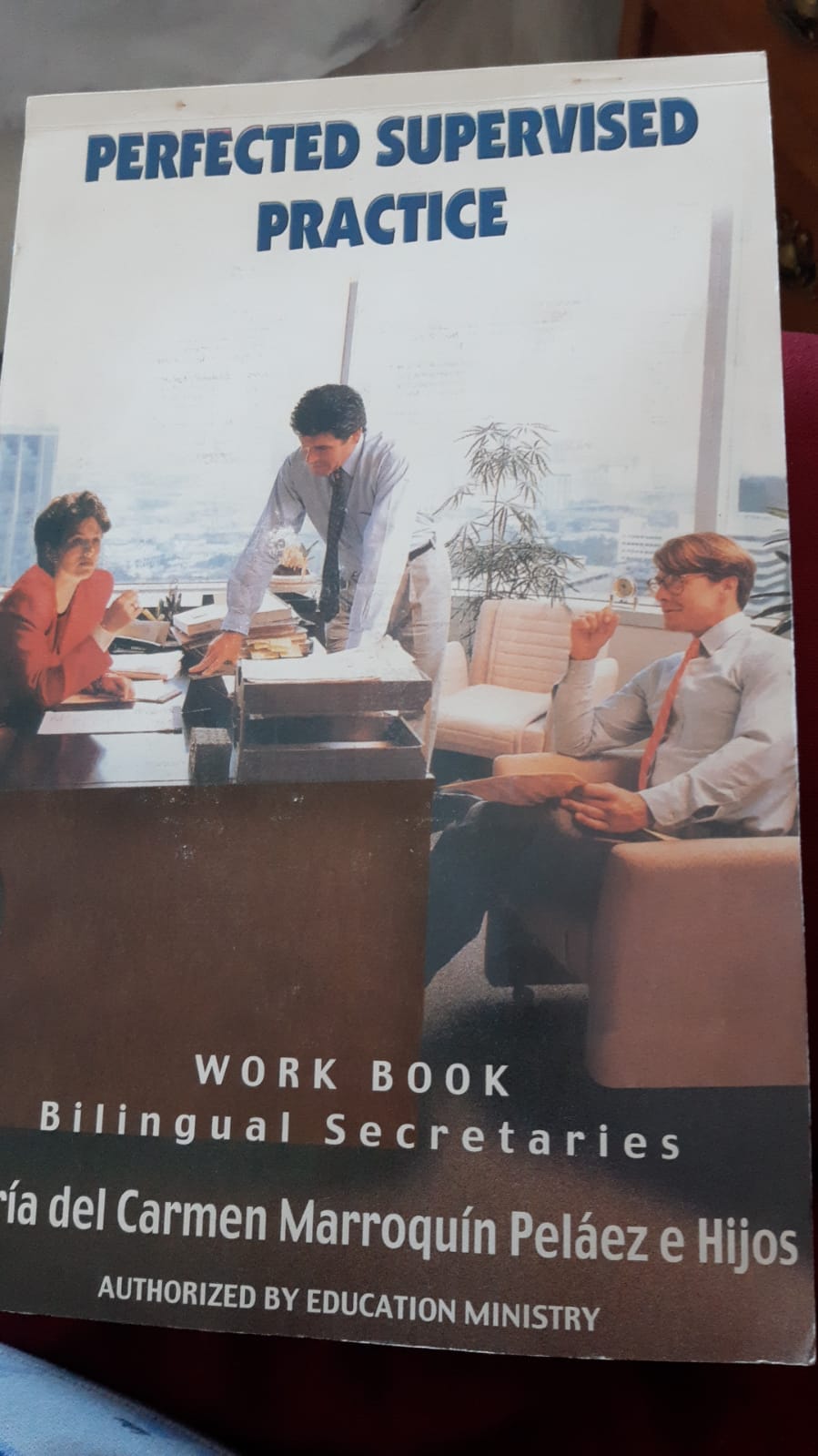 CENTROS EDUCATIVOS DE SECRETARIADO BILINGUE
 GUATEMALA:
 CON SU NOTEBOOK, ES UN