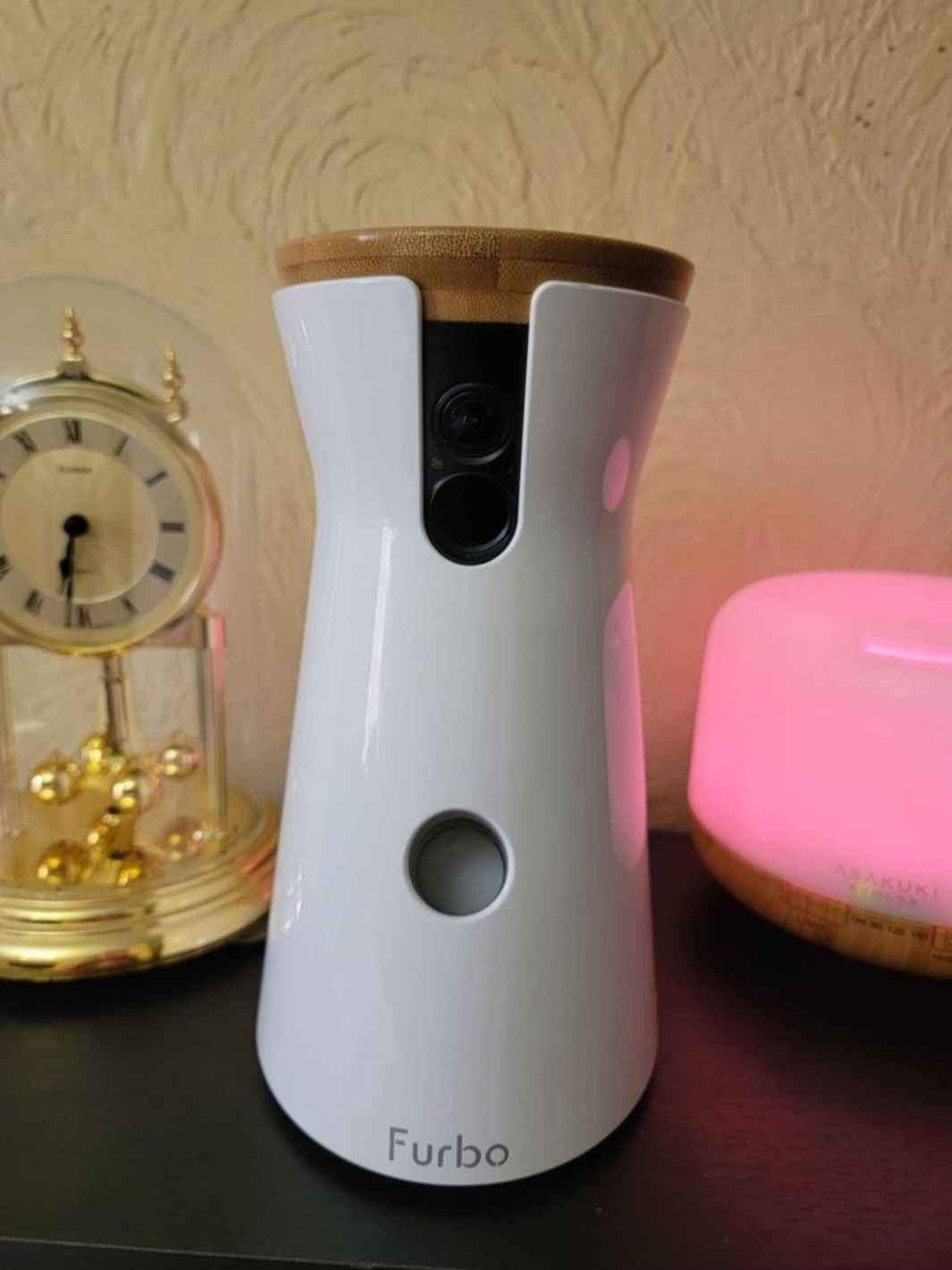 Dispensador de premios para tu Mascota, funcionando con Internett, emite haviso