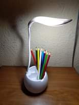 Lampara led de escritorio  recargable táctil 3 niveles de iluminación cable de c