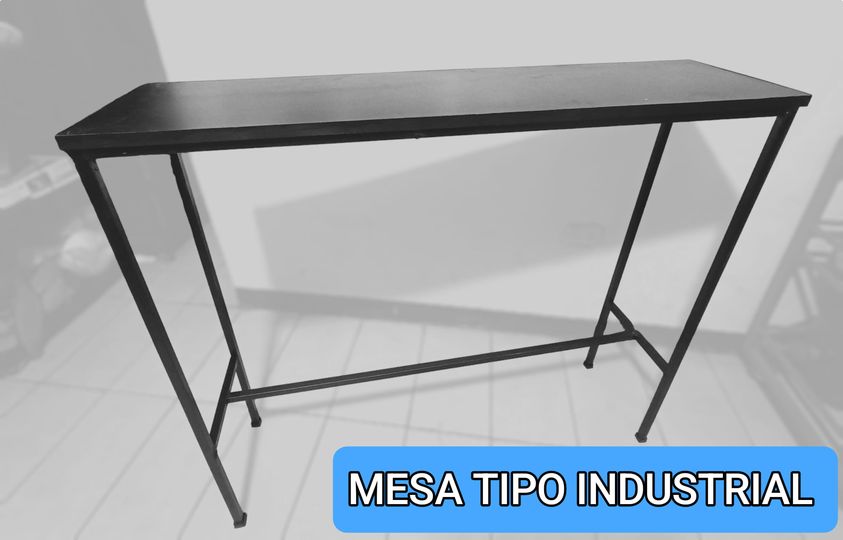 Ponemos a sus órdenes prácticas mesas industriales, ideal para uso en barbería,