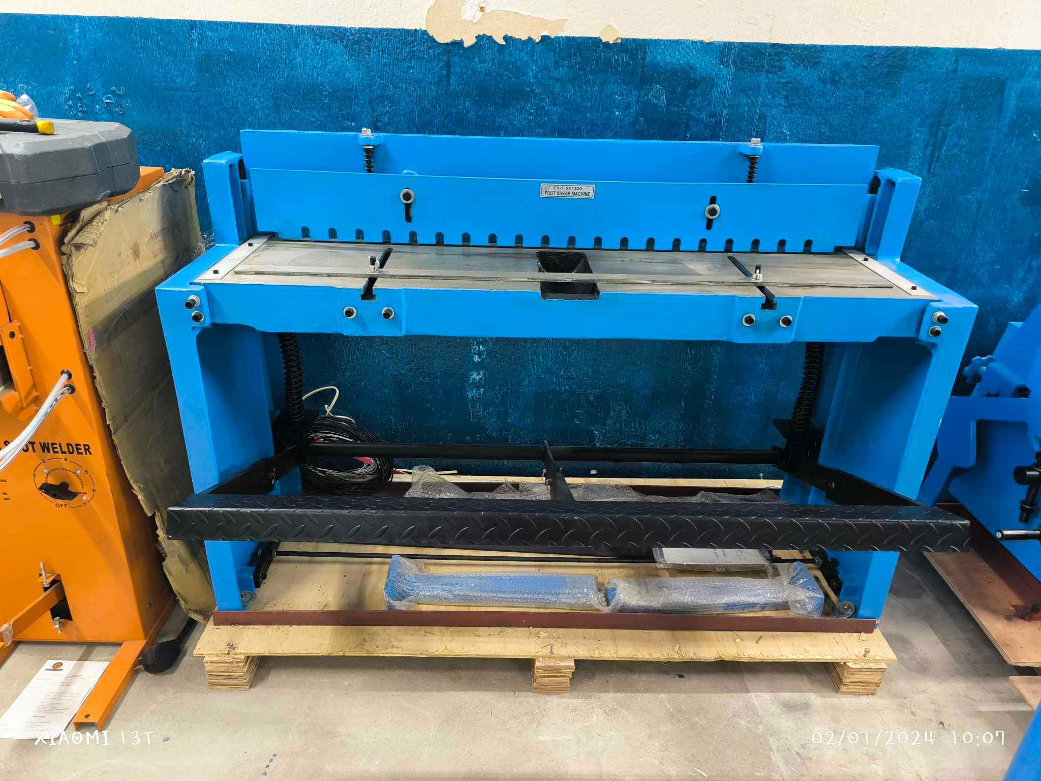 Gran Oferta   Guillotina de pedal de 4 pies de  
         largo 
  Para corte