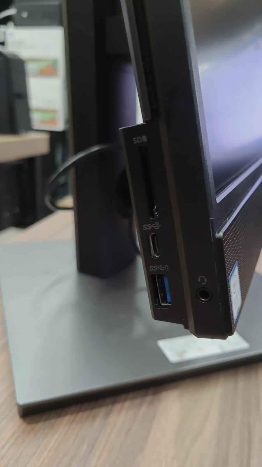 ALL IN ONE DELL OPTIPLEX 5260 INTEL CORE I5 8a GENERACION, MEMORIA RAM 16GB, DIS
