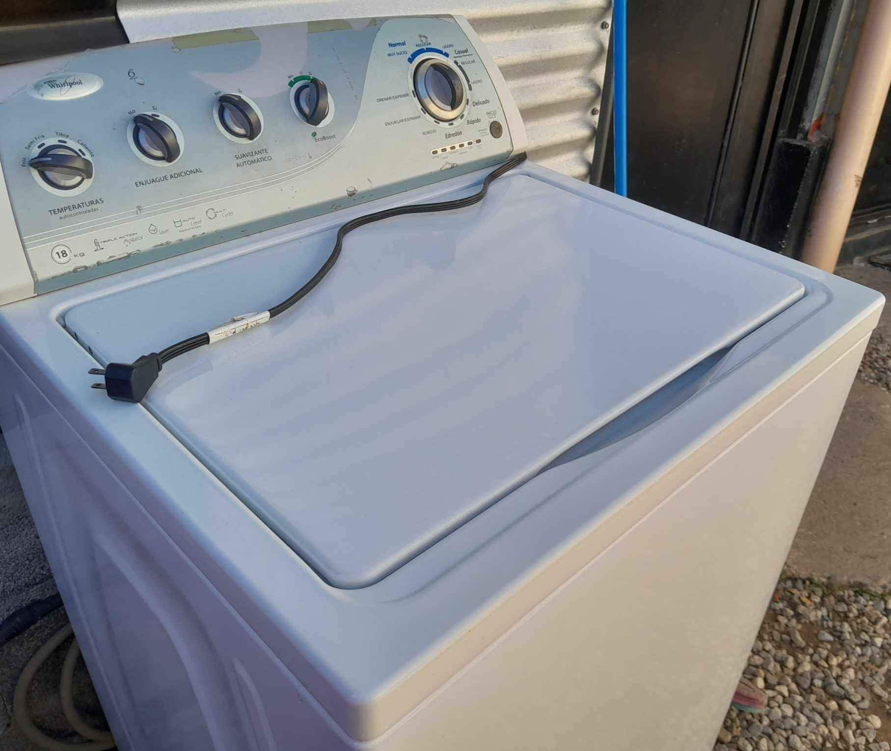 Llámanos y vamos por tu lavadora whirlpool en mal estado