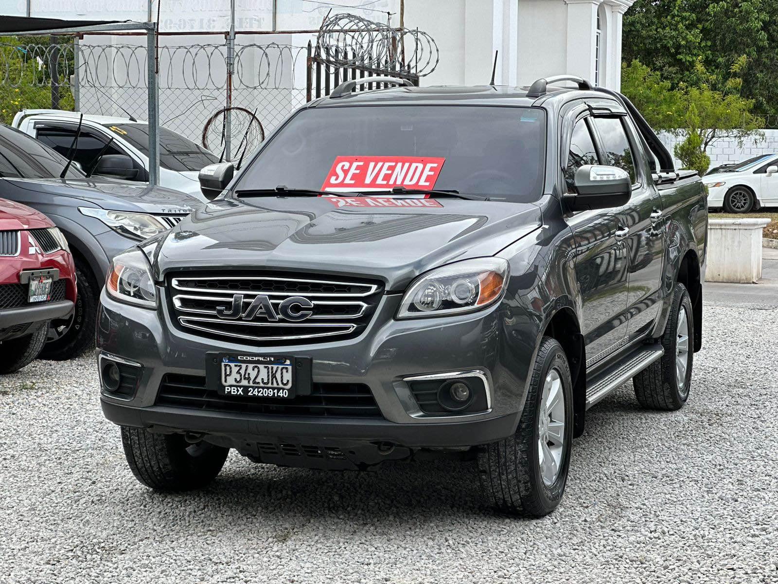 Vendo JAC
 Más información llamadas y WhatsApp 
 31826061
 Modelo 2022
 Motor 2