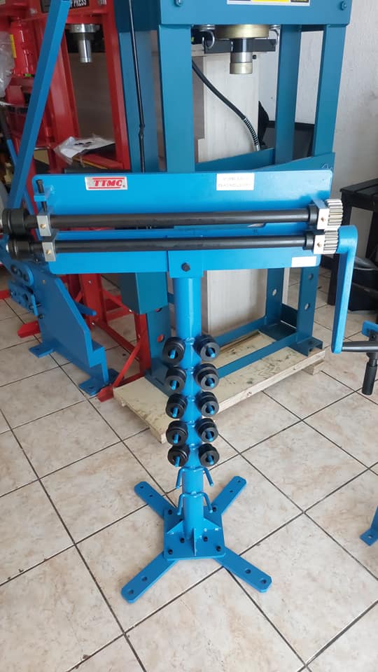 Veneadora de Lámina con pedestal
 6⃣Incluye 6 juegos de dados de diferent