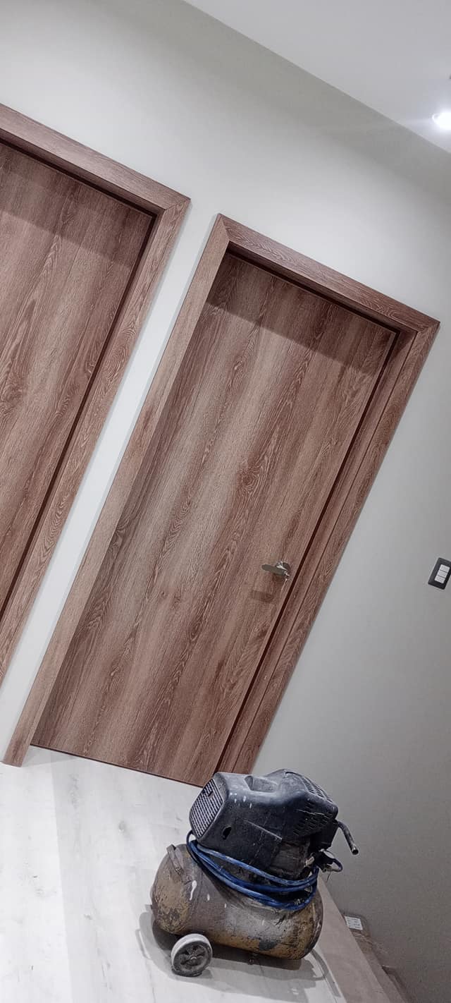 Instalamos tus puertas contáctanos al WhatsApp 46009481