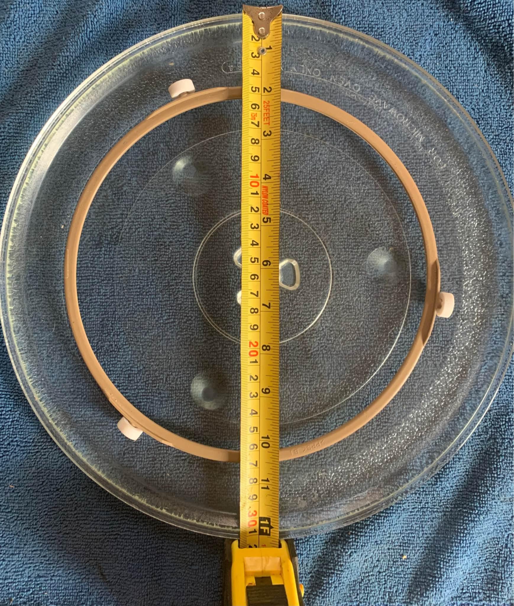 Plato para microondas de 31.4” con guía en excelente estado no astillado Q100.00