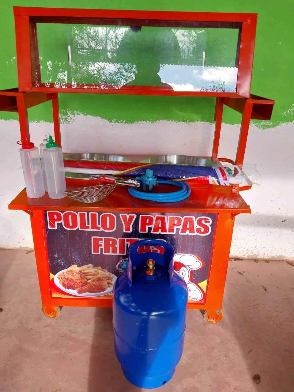 Carreta de alta calidad a buen precio 

Rodos para mejor movilidad 
Vitrina con