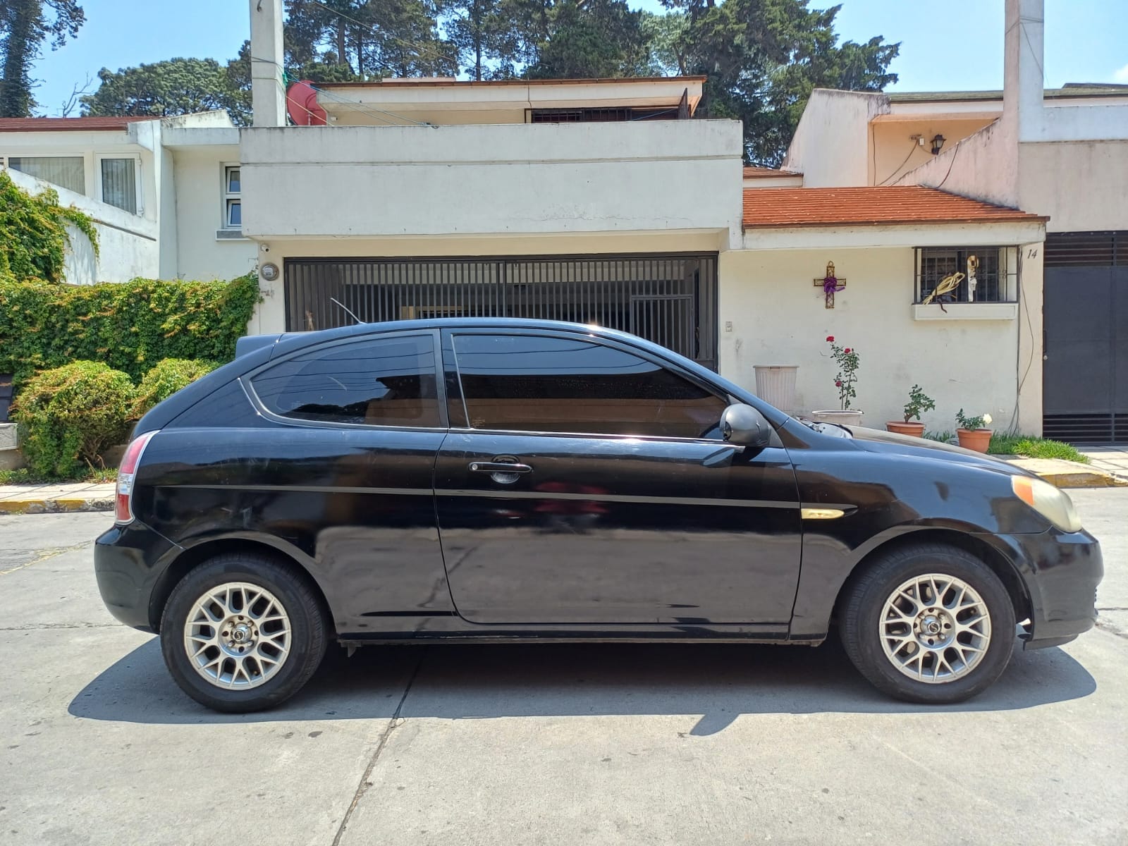 Accent 2007
 Motor 1.6
 Automático 
 Todas sus bolsas 
 133,000 millas
 Q22,000