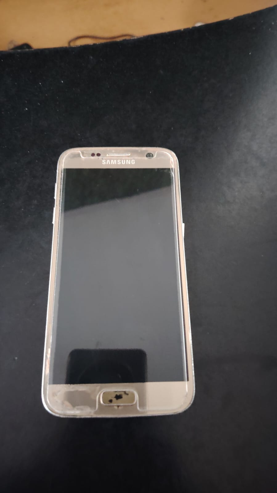 Q250 
 Vendo Samsung Galaxy S7
 Buen Estado
 Atras tiene tapadera transparente