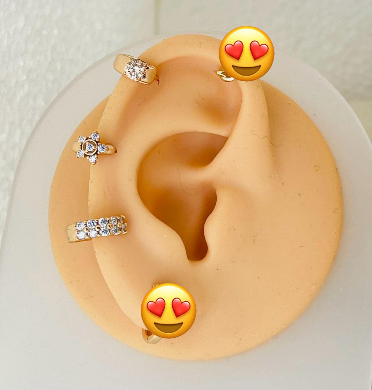 Q.180.00 docena ARETES XUPING 
 Pago contra entrega  
 WhatsApp 35510670