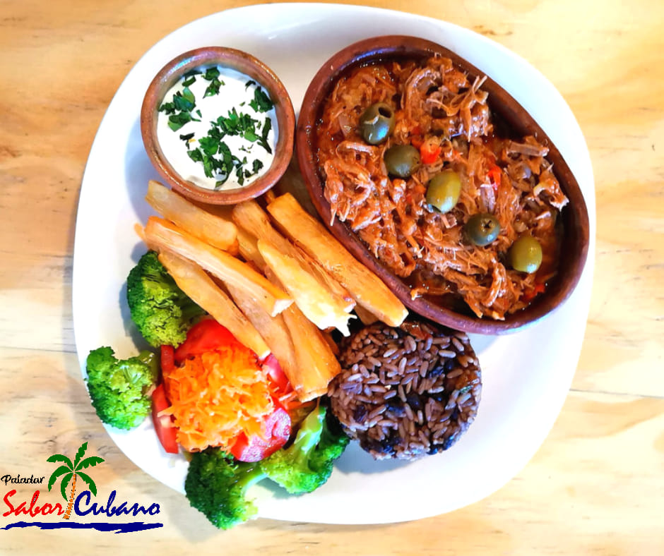 Me parece que al grupo le puede gustar
Ya probaste la comida cubana!!
 Deliciosa