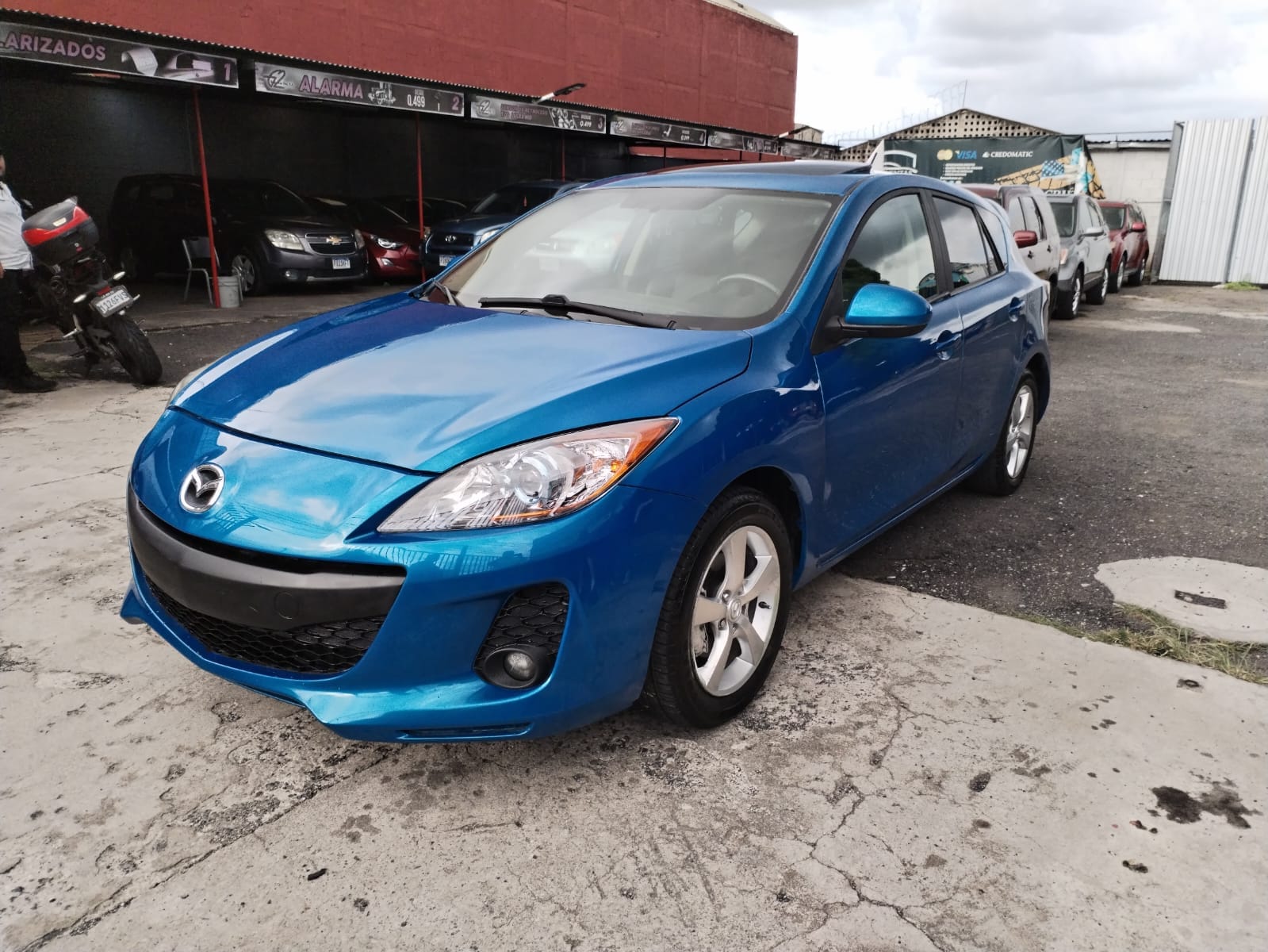 Vendo Mazda 3 touring automático modelo 2013 ac full equipo alarma sonroof tapic
