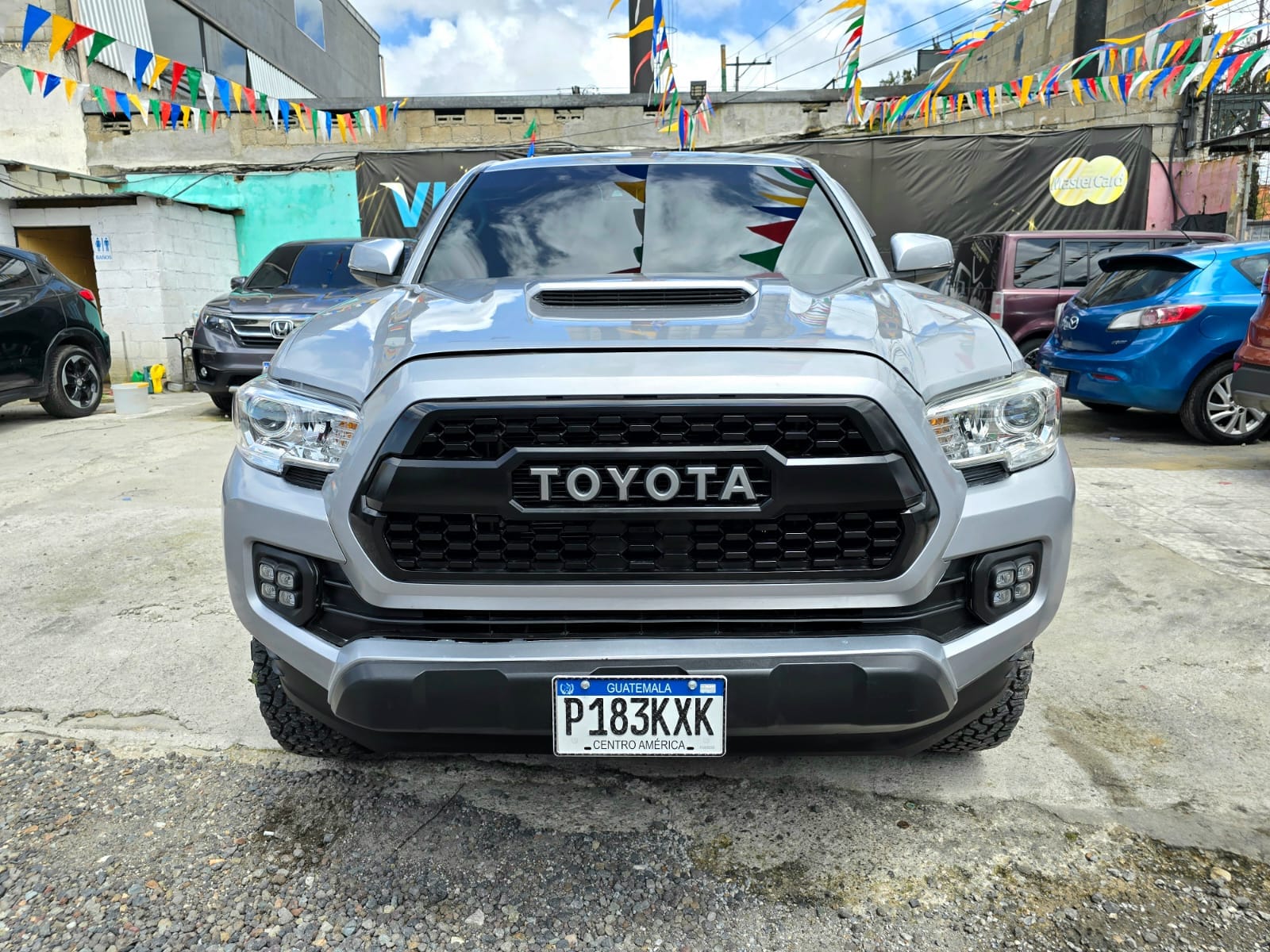 VENDO NUEVO INGRESO 
TOYOTA TACOMA SR5 2019
DOBLE CABINA 4X4
MODELO 2019
Q190,00