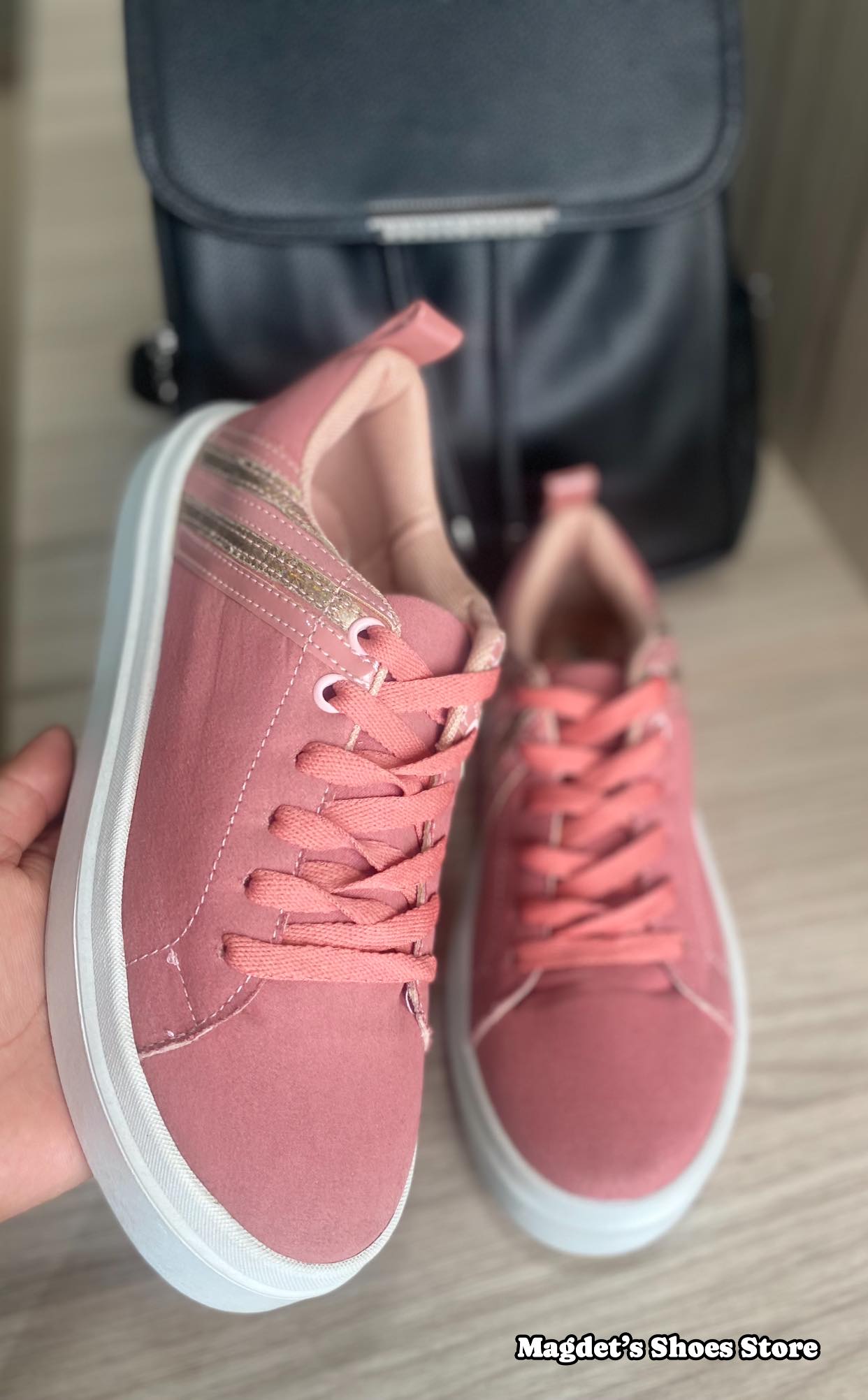 DISPONIBLE ENTREGA INMEDIATA  Tenis Rosa Para Dama   Escríbenos a nuestro whatsa