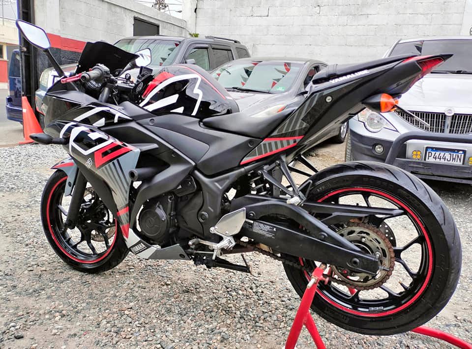 2015 Yamaha R3 
 Pintura nítida
 llantas y frenos en buen estado
 reciente ingre