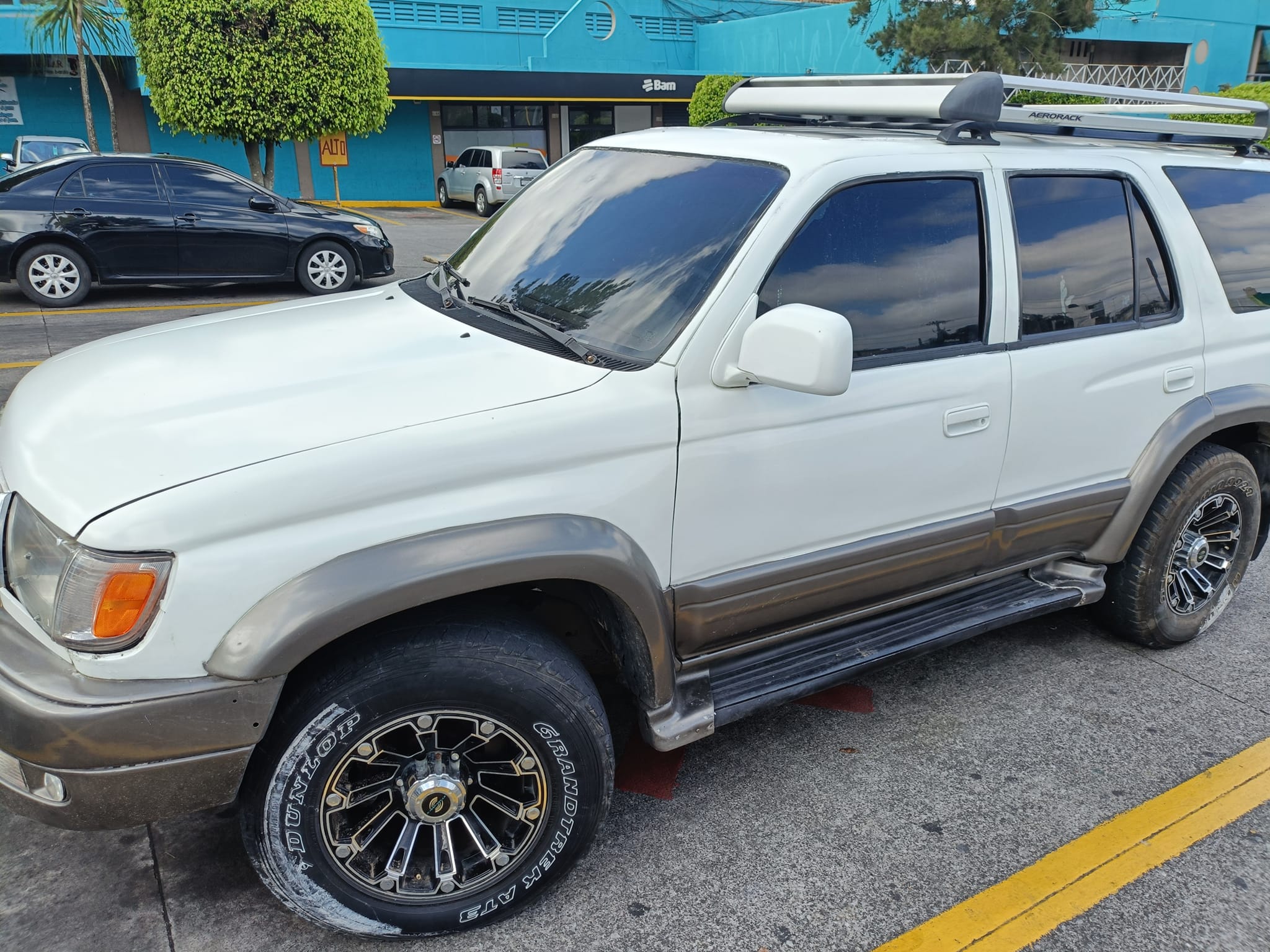 Buena tarde con el permiso del administrador 
Vendo Runner modelo 99 
Motor 3.4