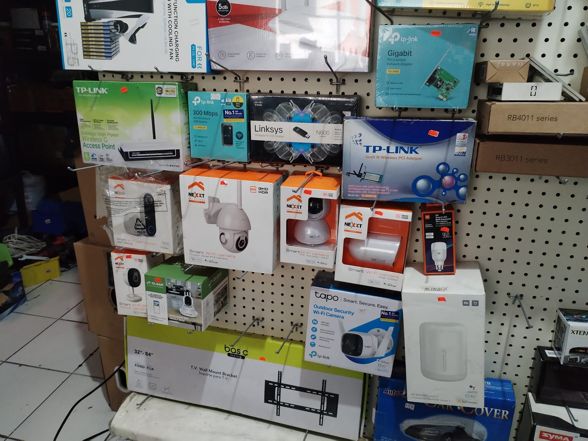 INFLONET TENEMOS VARIEDAD DE EQUIPOS PARA #inflonet #networking #redeswifi #rout