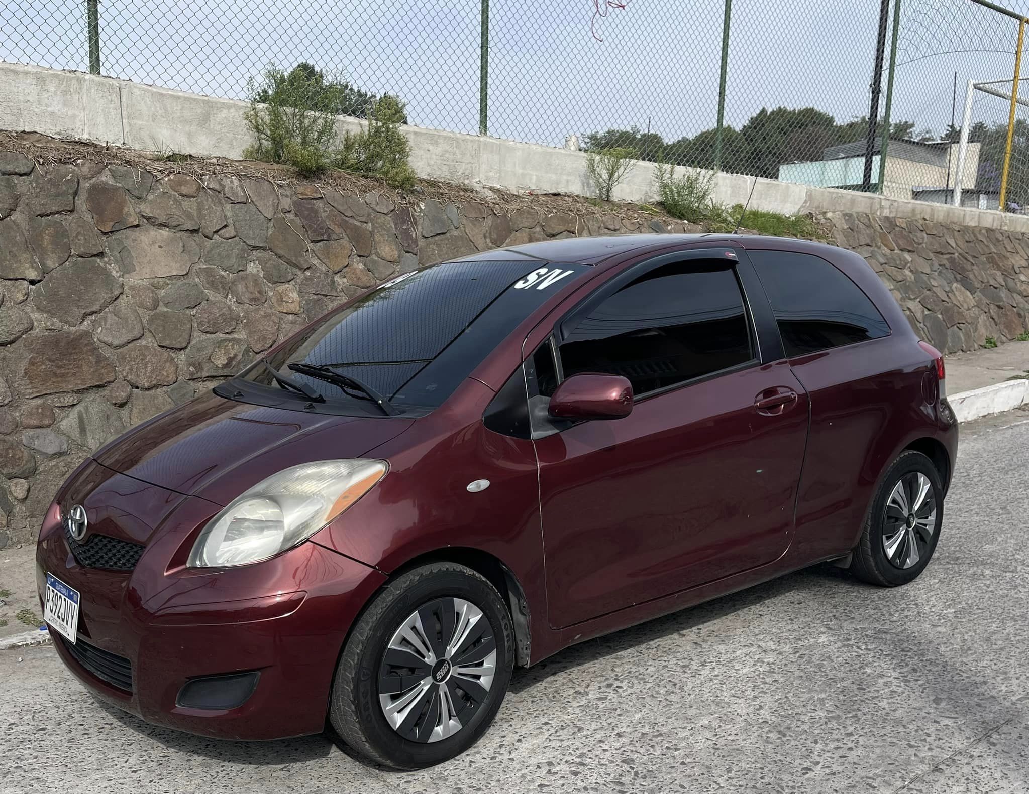 Impecable yaris automático, chasis motor caja y suspensión al 100 súper económic