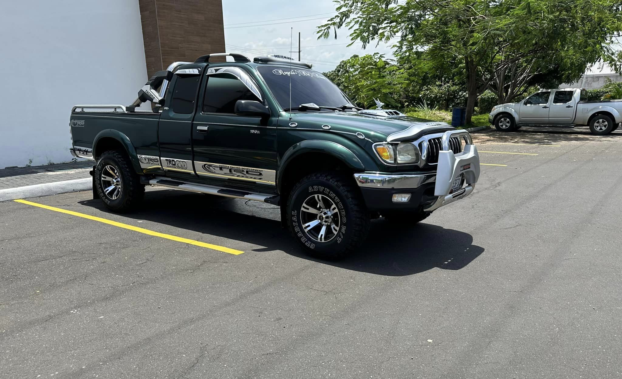 TOYOTA TACOMA SR5 
MODELO 2002
MECÁNICO 
EXTRACAB 
AIRE ACONDICIONADO ENFRIANDO