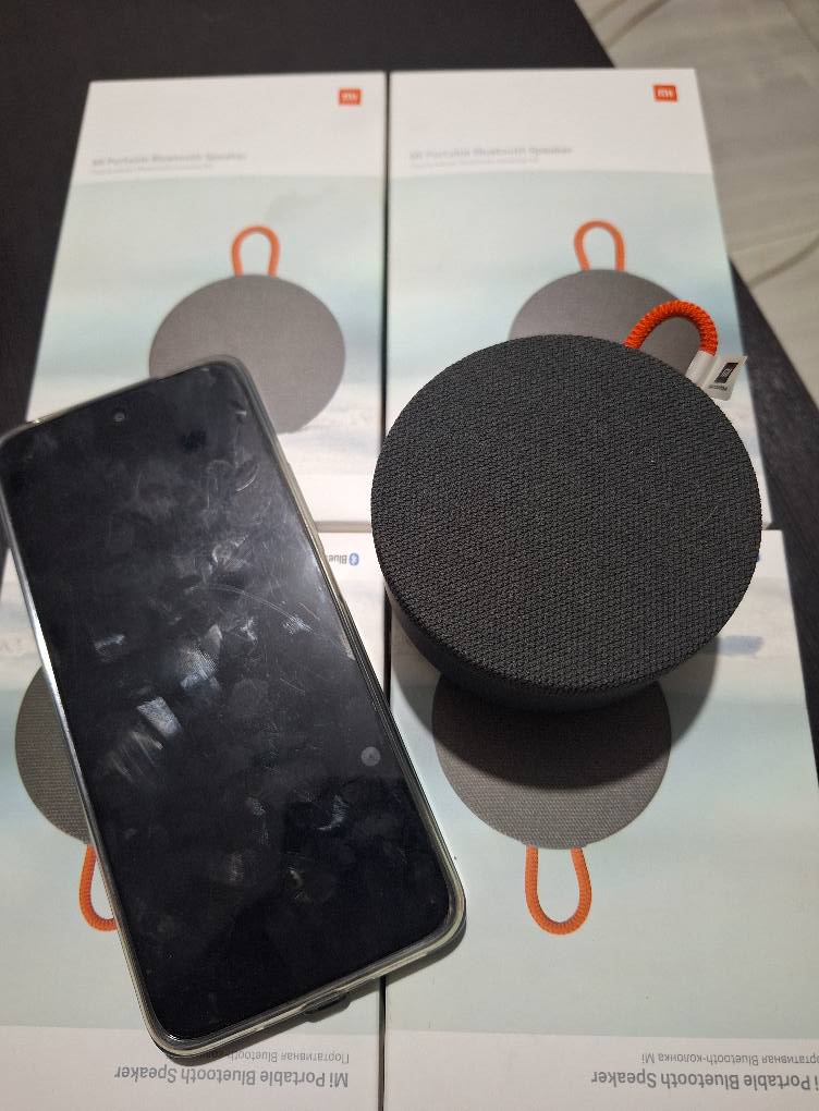 Q175.00
 Nuevos en Caja Sellada
 WhatsApp 4522 4409 
 
 Es a prueba de agua.
 •