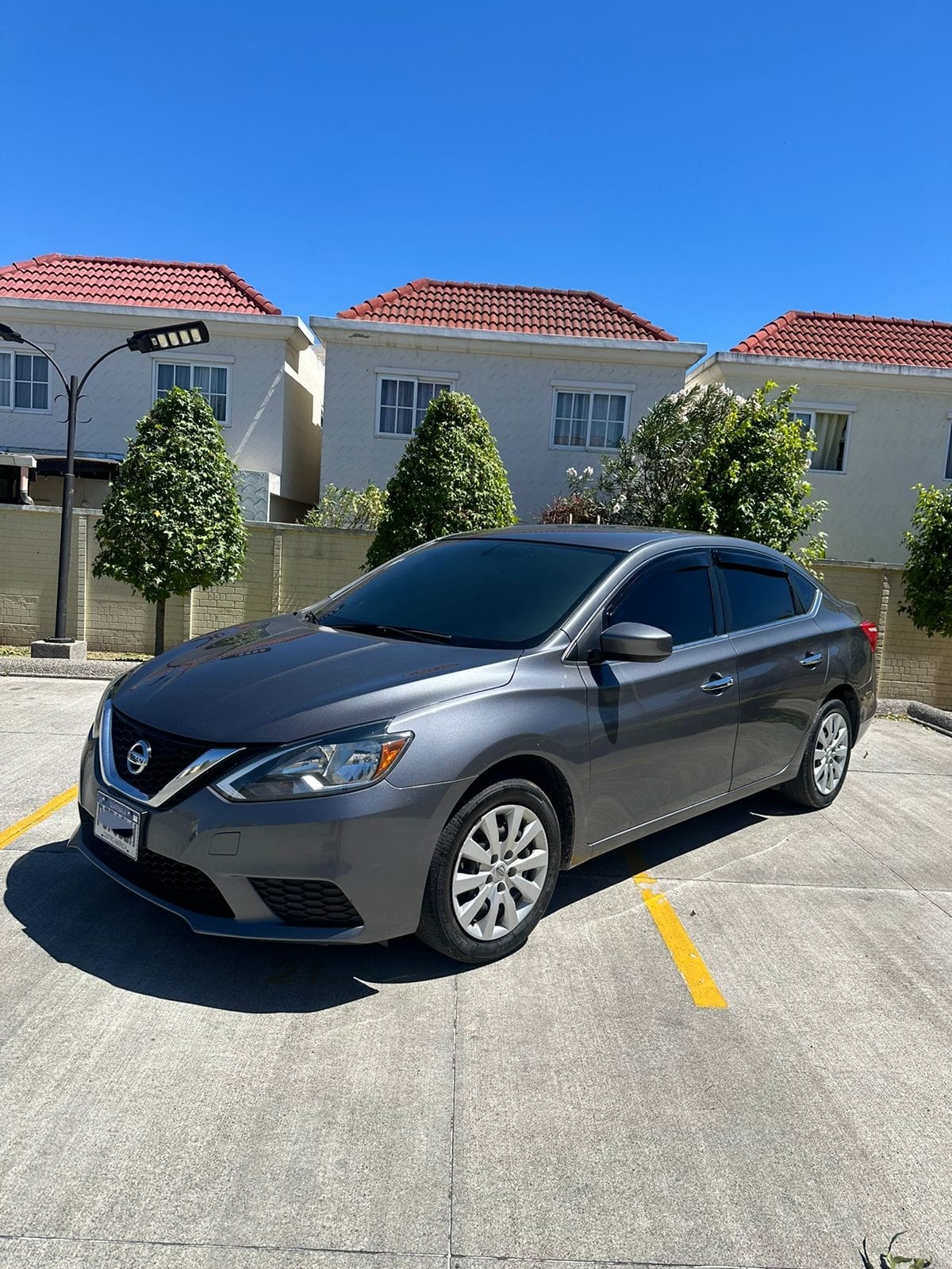 PRECIO OFERTA POR BONO 14 Q54,990.00

Antes Q57,990.00
NISSAN SENTRA MODELO 2018