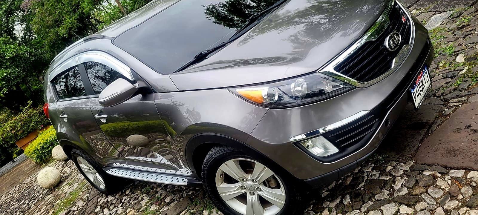 NITIDA ADMIRE LLEVESELA KIA SPORTAGE 2013.
 Llamadas y WhatsApp al 4733-3737.