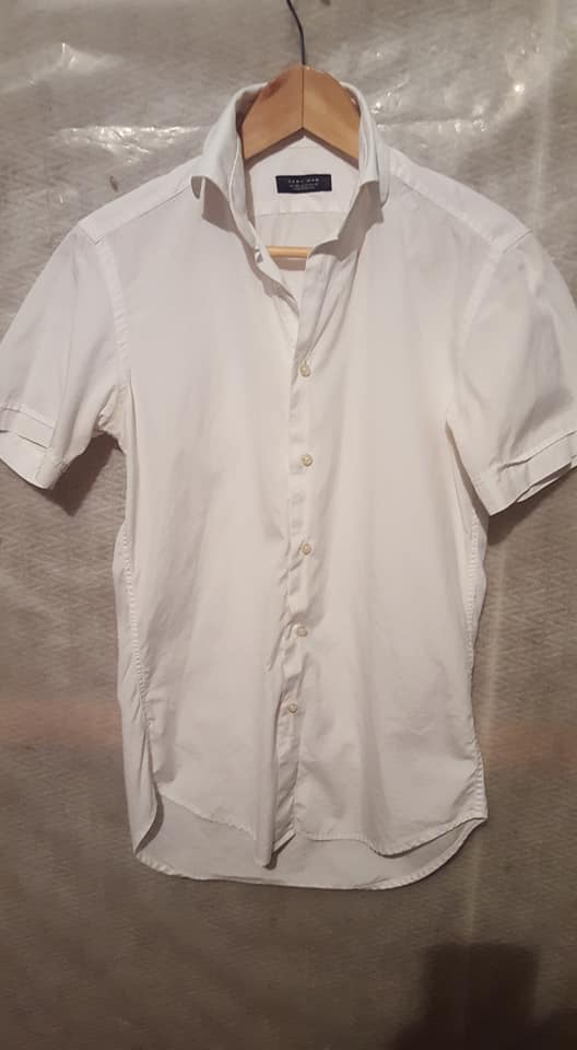 Disponible 
 Camisa Caballero (cuento con 2 unidades)
 Marca Zara Man
 Estado 10
