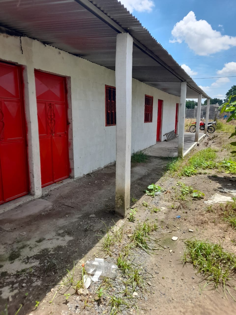 A LA VENTA BONITA CASA RECIEN CONSTRUIDA 
 UBICACIÓN: EN LA VUELTA COSTA SUR, A