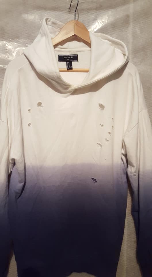 VENDIDO
 SUDADERO caballero
 Marca Forever 21
 Estado 10/10
 Talla M
 Precio Q7