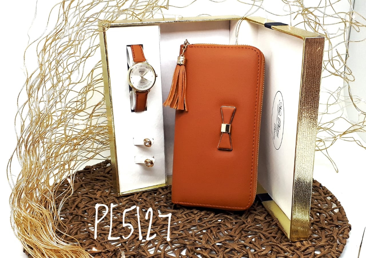 Combo de bonitos relojes para dama. 

Precio: Q250.00

*Reloj, billetera y arete